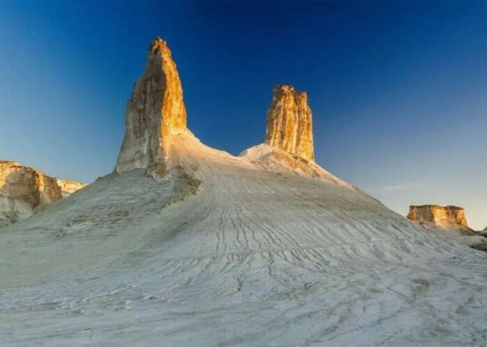 Beket Ata and Bozzhyra tour